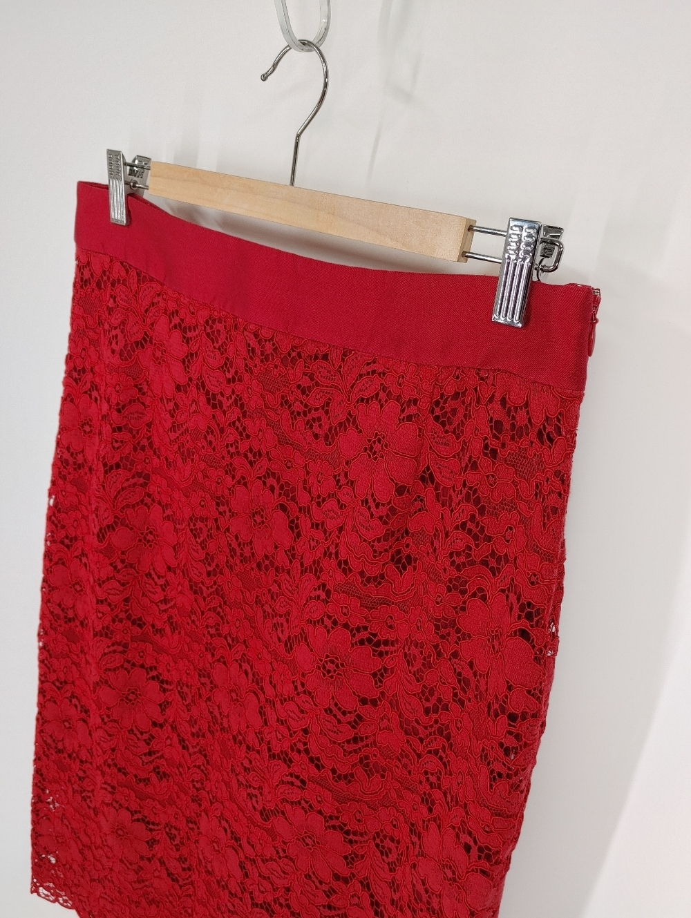Smythe Lace Pencil Skirt - Picture 2 of 4